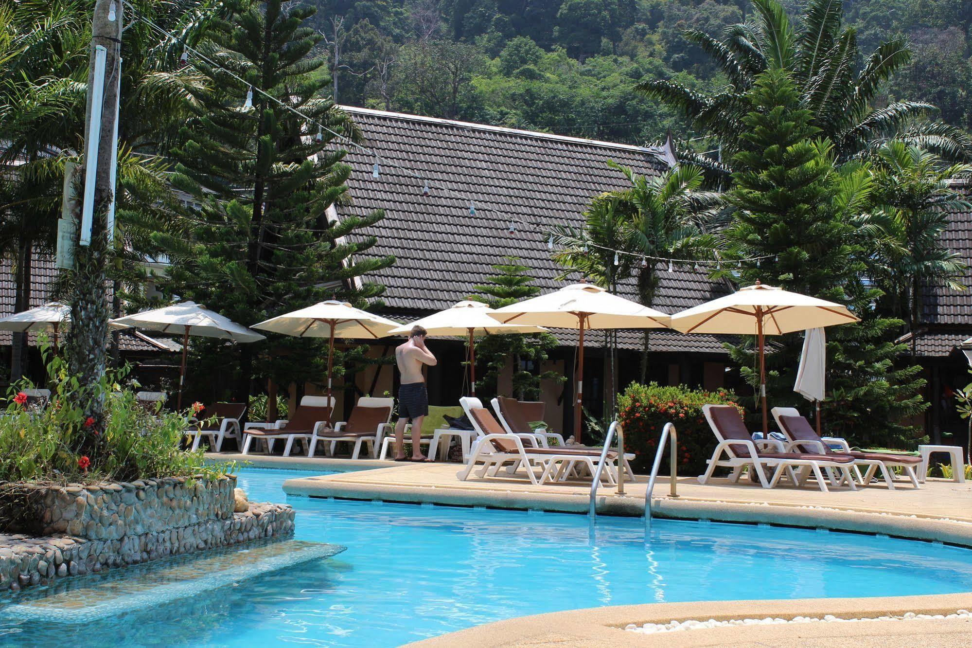 Khaolak Palm 4*